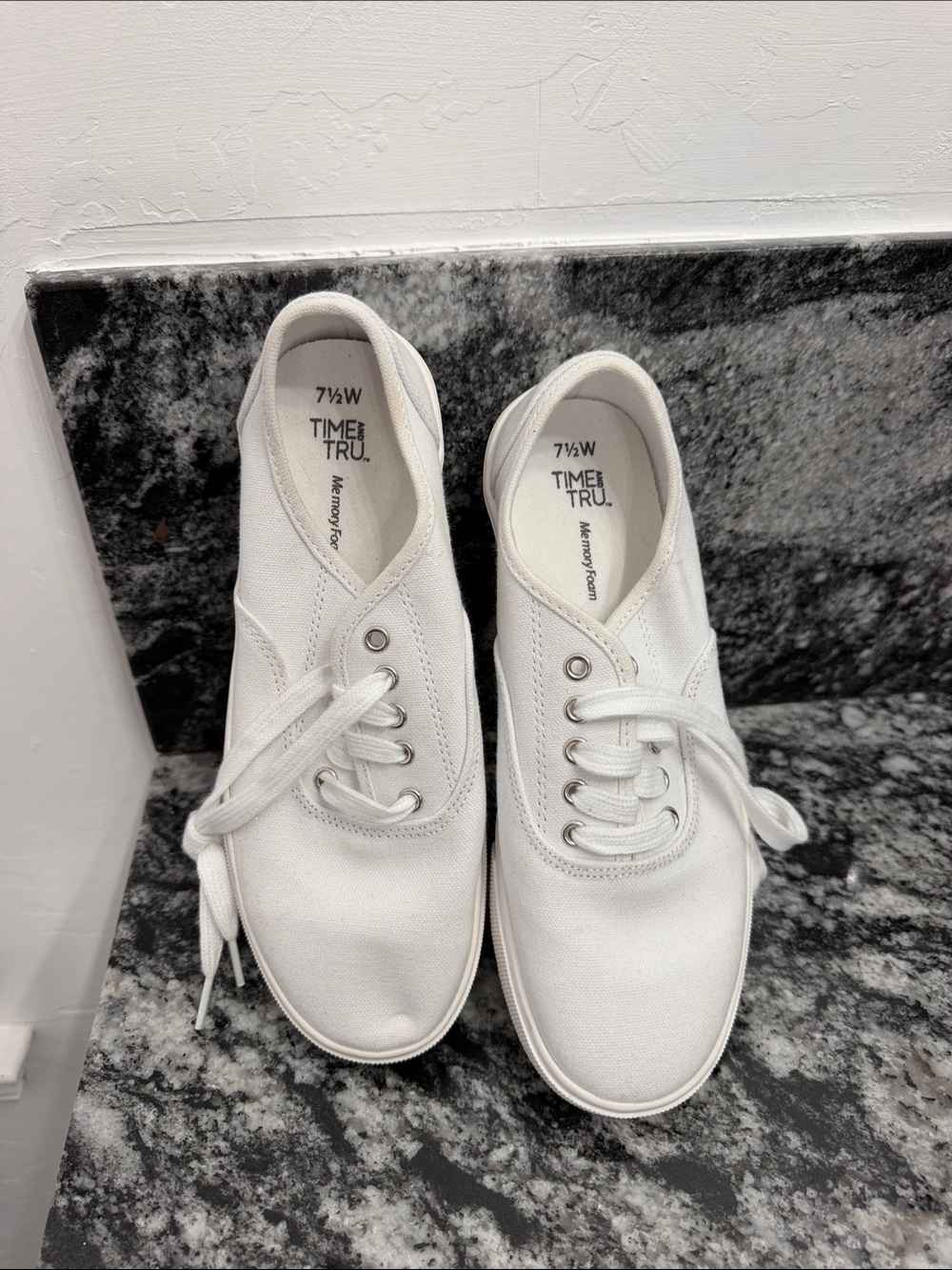 Time and Tru White Canvas Lace-Up Sneakers